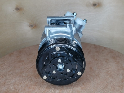 Компрессор кондиционера Митсубиси Паджеро Спорт 3.0 MN123624